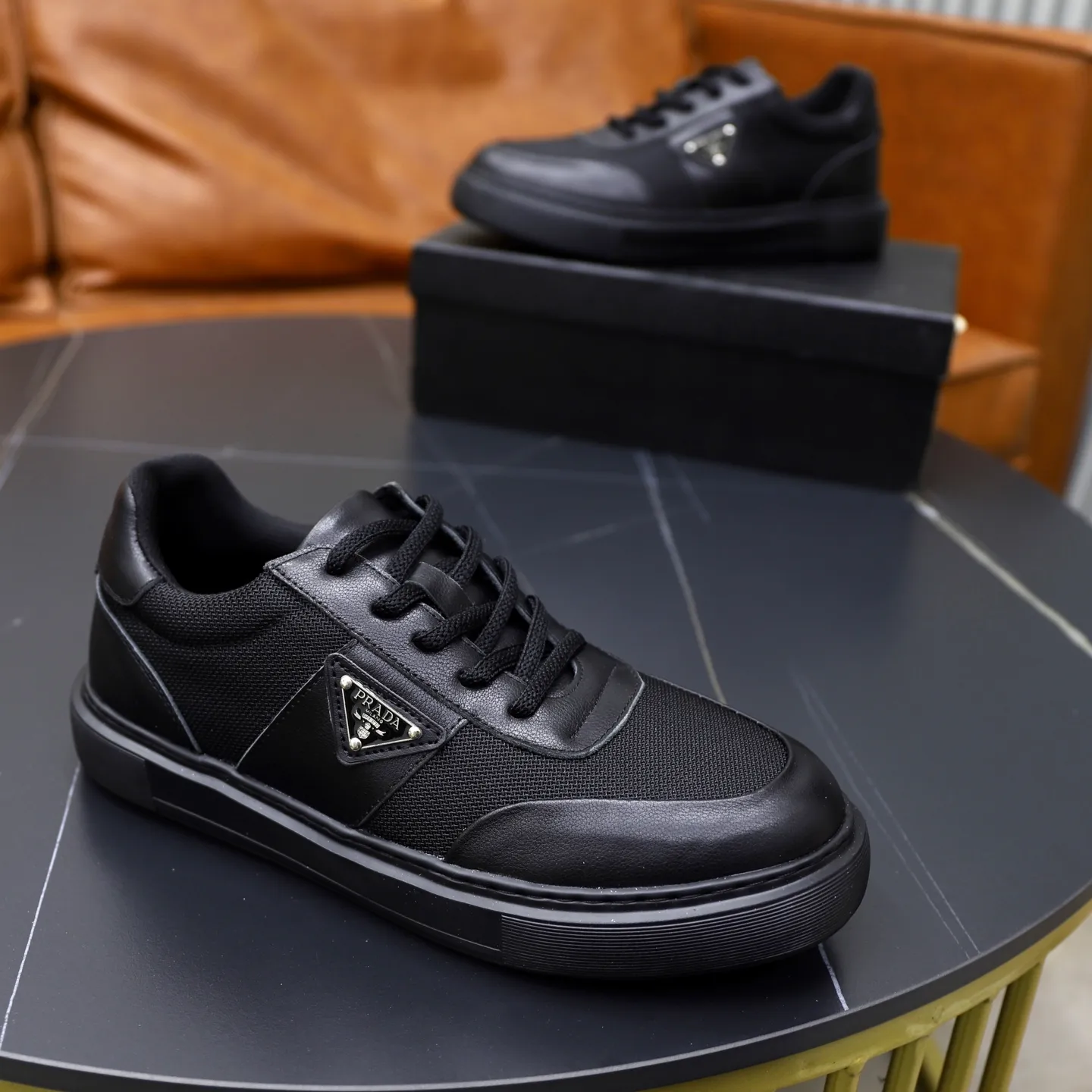 Ex-factory price: 462💰🙅‍♂️🙅‍♂️🙅‍♂️ Brand: PRADA Standard code: 38-44 (45 customized) Grade: Same as the official website Material: Original material splicing Comfortable and breathable lining Lightweight and wear-resistant sports outsole Style category: Men's fashionable casual shoes Running sneakers Distinguished luxury brand elements Top luxury Color: actual picture color